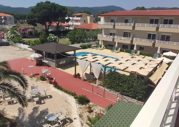 Hotel Plaza Sárti