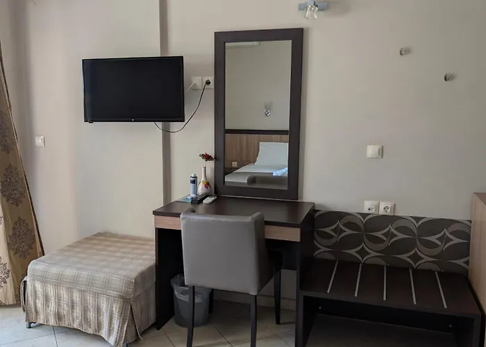 Hotel Plaza Sárti